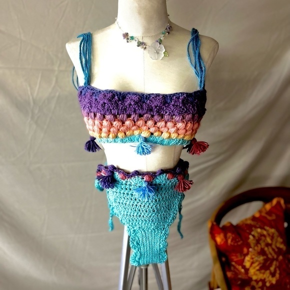 CROCHETED BIKINI WITH TASSELS - Picture 3 of 13